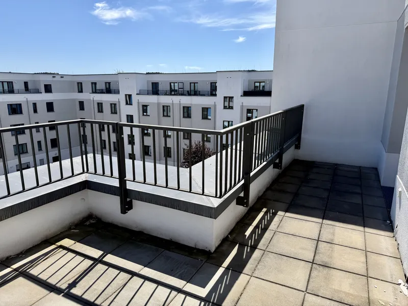 Lichtdurchflutetes Dachgeschoss mit traumhafter Westterrasse2-Zimmer-Wohnung in Spandau — photo 1